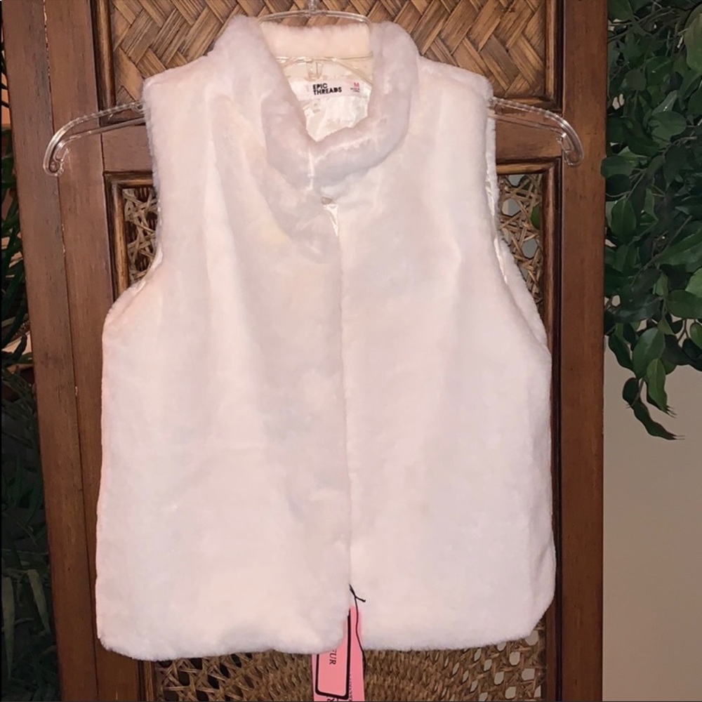 NWT Faux Fur Girl’s Vest - Medium in White